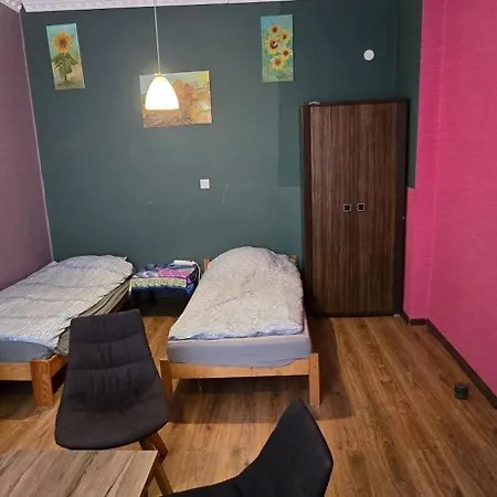 W Centrum Zabkowic Slaskich Z Dwoma Sypialniami 아파트