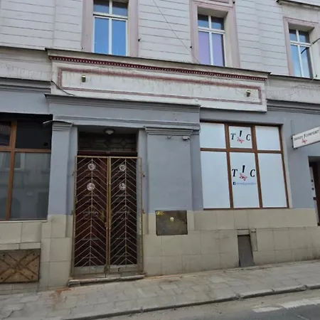 W Centrum Zabkowic Slaskich Z Dwoma Sypialniami * Zabkowice Slaskie