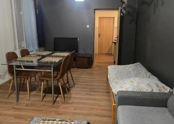 W Centrum Zabkowic Slaskich Z Dwoma Sypialniami